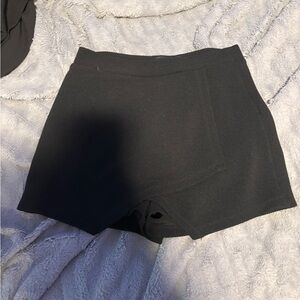 Black Skort